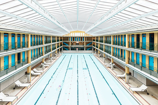 PARIS SWIMMING POOL ...