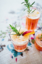 Peach and Rosemary Fizz | Yummy Drinks