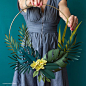 ..a simple tutorial to make a gorgeous DIY tropical wreath complete with palm leaves, monstera and orchid blooms. Once you trim and color all your botanical