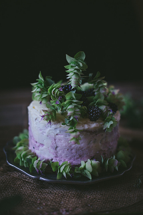 Oregano Honey Cake

...