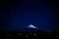 夜の富士山ディープブルーの夜空_Japan²