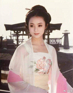 源源不绝啦采集到美女