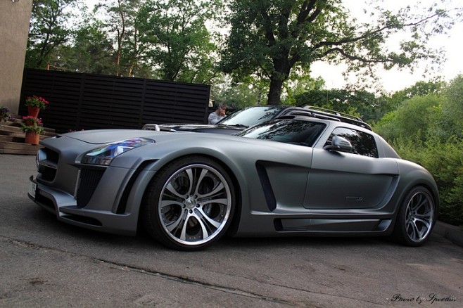 Mercedes-Benz SLS AM...