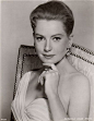 黛博拉·蔻儿 Deborah Kerr 生卒日期: 1921-09-30 至 2007-10-16 出生地: 英国