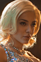 埃莲娜·萨汀 Elena Satine 曾扮演过神盾局特工第一季15集中的北欧神话中来自Asgard的女妖Lorelei