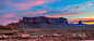 Sunrise at Monument Valley摄影照片
