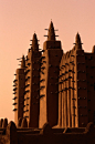 africandiversity:

Grande Mosque in Djenne, Mali. 
The mosque is made in the traditional architectural style of Mali. 
