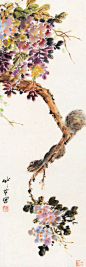 紫藤树
　　——李白

　　紫藤挂云木,花蔓宜阳春。
　　密叶隐歌鸟,香风流美人。 