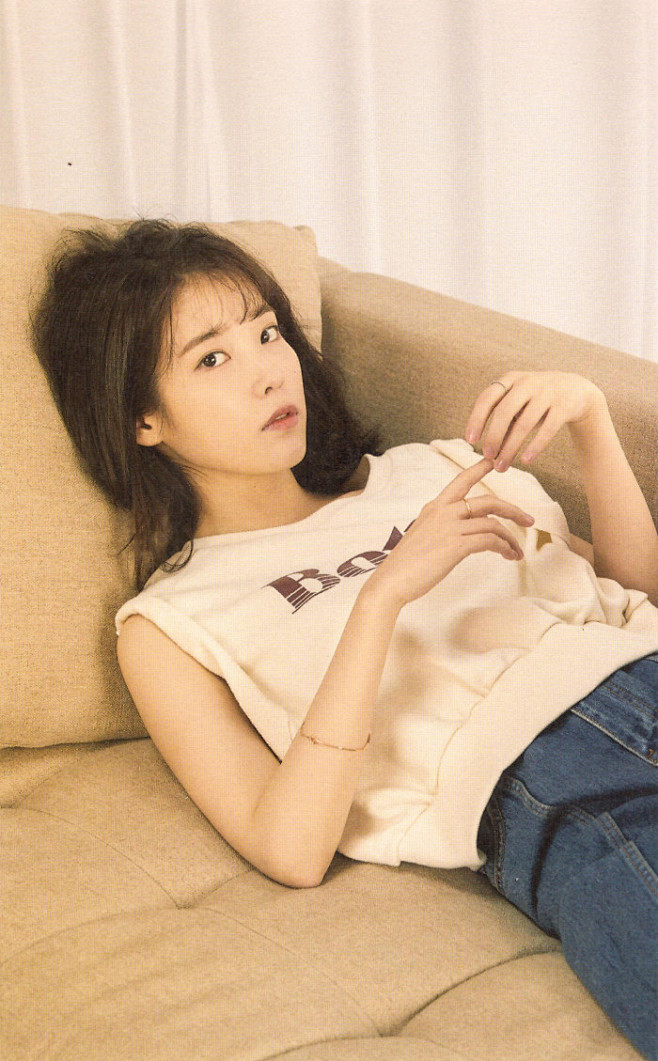 IU 李知恩 