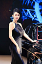 性感与优雅的碰撞：2014北京车展模特精选集(6)_环球新军事