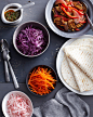 饮食,食品,桌子,影棚拍摄,室内_507828639_Chilli chicken fajitas with fresh raw vegetables_创意图片_Getty Images China