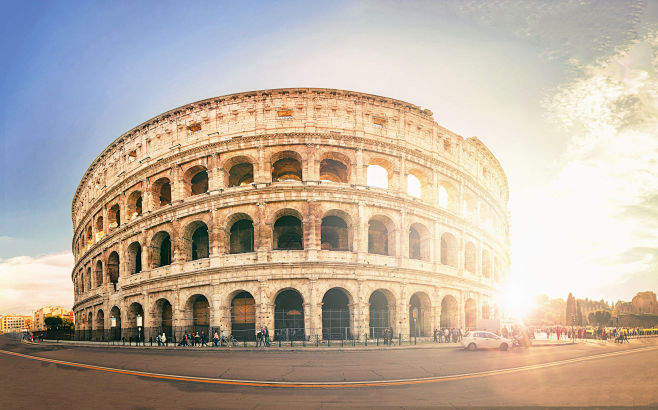 Colosseum by Geoffre...