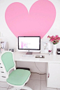big pink heart wall decals by wallum. #室内设计#好大的爱心，有点高调的呢 #书房#