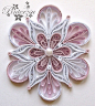 Quilled snowflake by pinterzsu