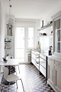 浅色系简约小厨房装修效果图大全，小户型创房设计。