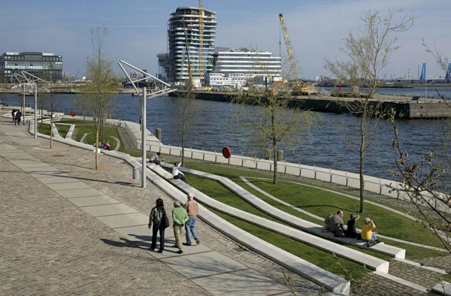 Hafencity 的滨水城市公共空间景...