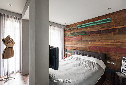 台北一栋40岁的老公寓的改建，刻意保留历...