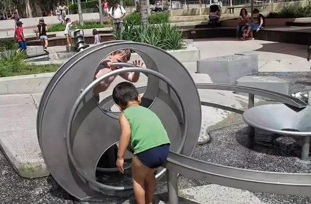 儿童游乐空间-水装置