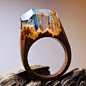 加拿大珠宝品牌“Secret Wood”出品的戒指，由木材、树脂和蜂蜡制作，每枚戒指里都藏着一个小世界，梦幻又唯美 ​​​​
