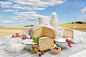 饮食,饮料,桌子,瓶子,餐具_476877653_Dairy products on wooden table_创意图片_Getty Images China