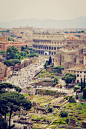 Rome, Italy 。意大利罗马，是意大利首都，有许多风格独特的区域，但几乎没有哪座城市能像它那样让你能更容易地融入当地。显赫一时的古罗马帝国，有被誉为世界第八大奇迹的古罗马竞技场，有极富魅力的雕塑般完美的男人和女人。罗马独特的城市风貌，优美的自然风光，灿烂的历史和文化，一直是旅行者们心醉不已的梦想之地。#旅行##摄影##小镇#