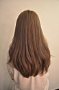 [发型]最近大爱披散的长长卷发。很柔美的一款微卷发发，待你长发及腰，如此，可好？(15)  #长发披肩# #长卷发#