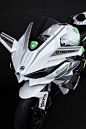 2016 kawasaki ninja h2r in white livery is the queen of supercharged ice 4 2016 Kawasaki Ninja H2R in White Livery Is the Queen of Supercharged Ice