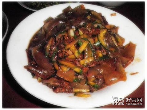 [【鲁菜·冷菜与拼盘】肉丝拉皮] 1.把...