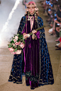 Gucci Resort 2019 Fashion Show : The complete Gucci Resort 2019 fashion show now on Vogue Runway.