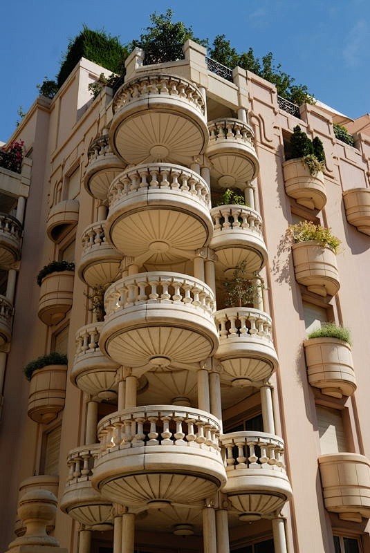 Monaco- Gorgeous Arc...