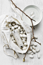 室内,化妆用品,大袋,蚕,枝_gic6367919_Cosmetics with silk cocoon_创意图片_Getty Images China