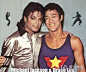 当年的李小龙（Bruce Lee）和Michael Jackson。。。两位已故的世界影响力人物珍贵合影。