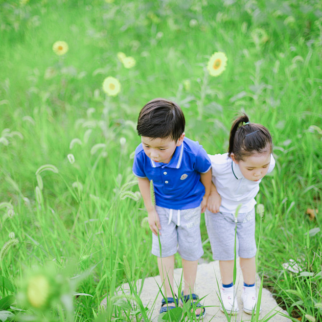 小哥哥小妹妹
摄影：洪小漩
出镜：泡泡和...