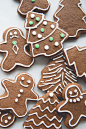 Gingerbread Cookies - the best gingerbread cookies recipe by The Kitchy Kitchen. Yields crispy, aromatic and festive holidays cookies | rasamalaysia.com