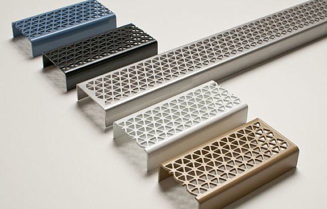 Linear grates by Mar...