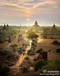 【缅甸蒲甘的落日】这个国家仿佛慢了一个时代，落日也染上这种缓慢古典的美。 
