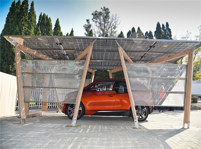 宝马集团设计的太阳能车棚。
产品：MOS...