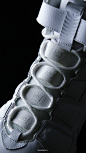 LI-NING——溯系列 · 问鼎 （1800 x 3200）
via 鞋吧Sneakersbar