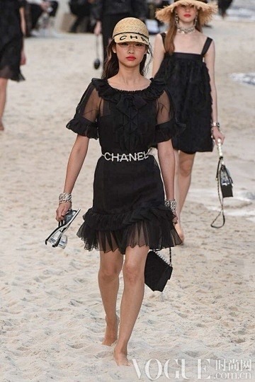 Chanel2019年春夏高级成衣时装秀...