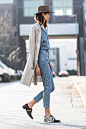 5-street-style-images-that-will-change-your-mind-about-mom-jeans-1