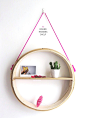 Make a simple round hanging shelf www.apairandasparediy.com  更多精彩关注微-信：vzizhiyu