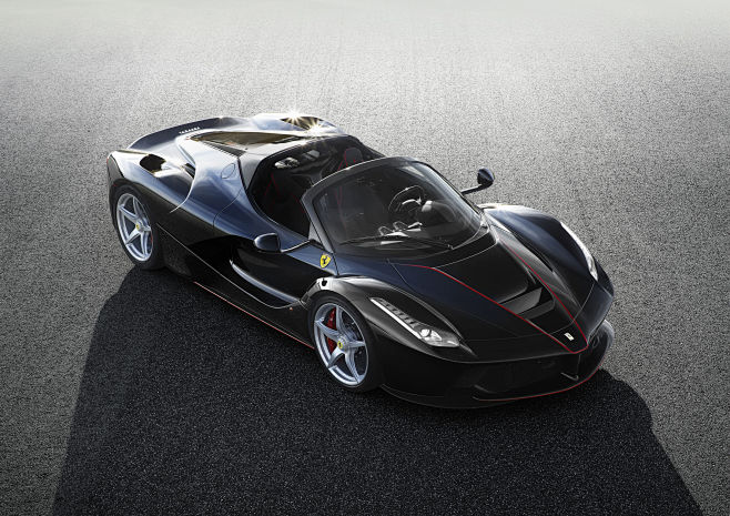 FERRARI LAFERRARI AP...