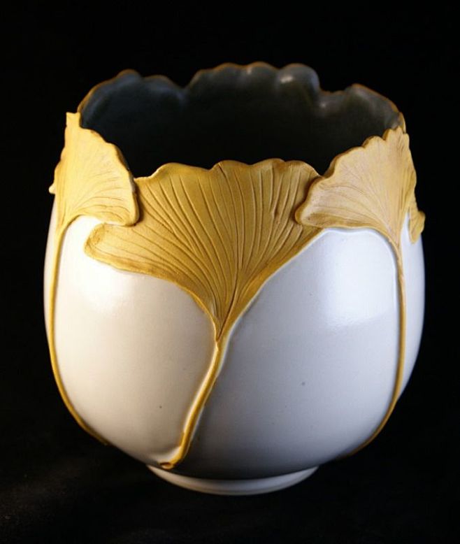 Ginkgo vase--Pratt C...