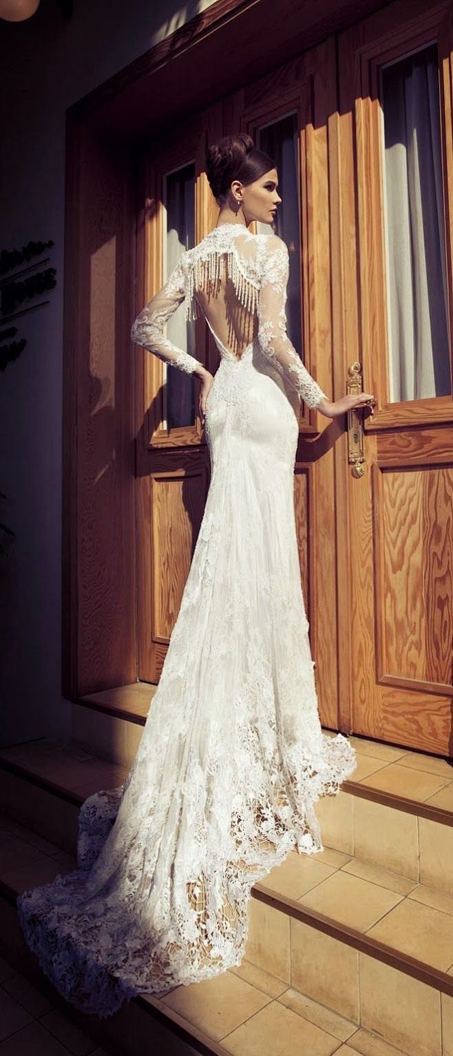 Wedding Dresses by R...