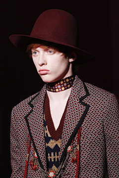 蔷薇外采集到 Gucci FALL 2016 MENSWEAR 