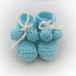 手工编织的宝宝鞋