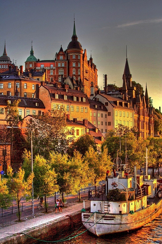 瑞典斯德哥尔摩，一座混搭的城市，当天空渐...
