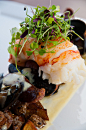 龙虾爬过来了！




Grilled Lobster





Butter Poached Lobster with Fresh Tomatoes





Lobster Eggs Benedict With Crispy Potato Pancakes & Bearnaise Sauce





Lobster Bisque with Broiled Lobster Tail





Lobster Sensation





Lobster BL......