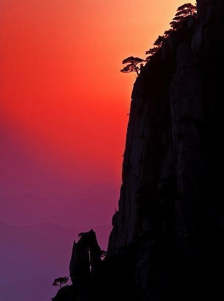 【风景摄影】奇松异石，黄山宛如一幅中国山...