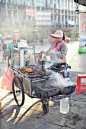 Vietnamese street vendor: 